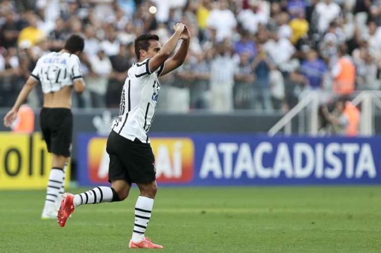 Corinthians x Mogi Mirim, Jadson comemora, gol