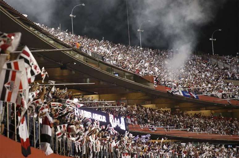 Em Morumbi lotado, São Paulo supera o Cruzeiro