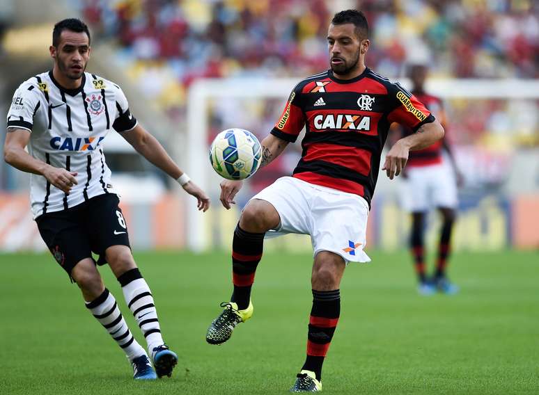 Flamengo estava impotente sem os ex-corintianos Paolo Guerrero e Emerson Sheik