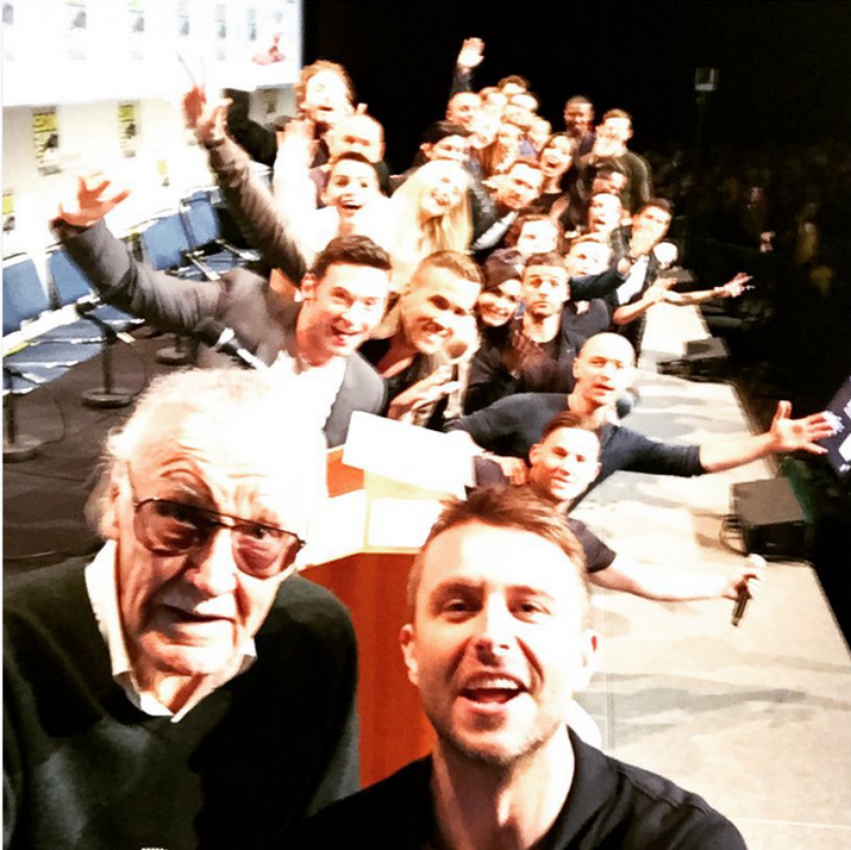 Selfie captura vários "super-heróis" na Comic-Con, em San Diego, neste sábado (11)