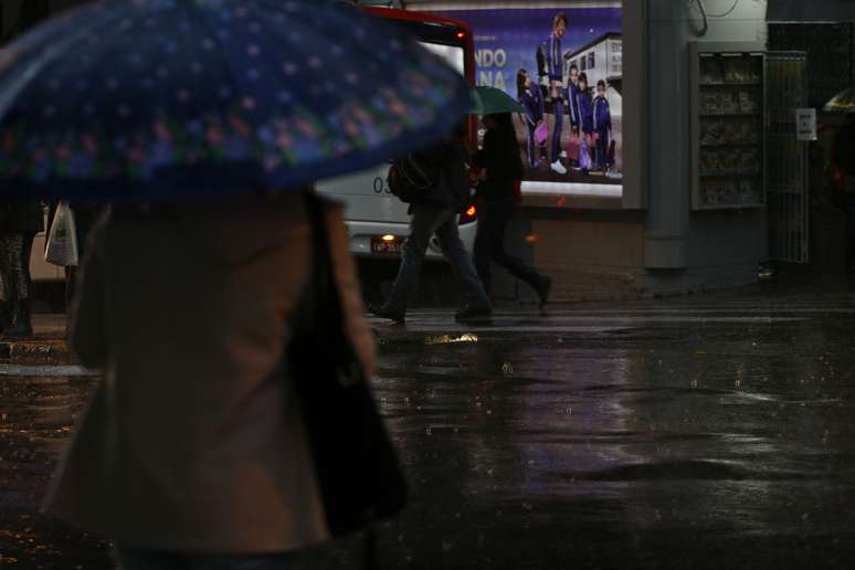 Chuva em Porto Alegre provocou muitos transtornos para a população