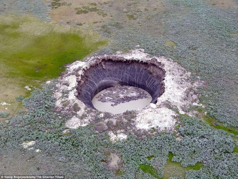 Crateras chamam atenção na região da Sibéria