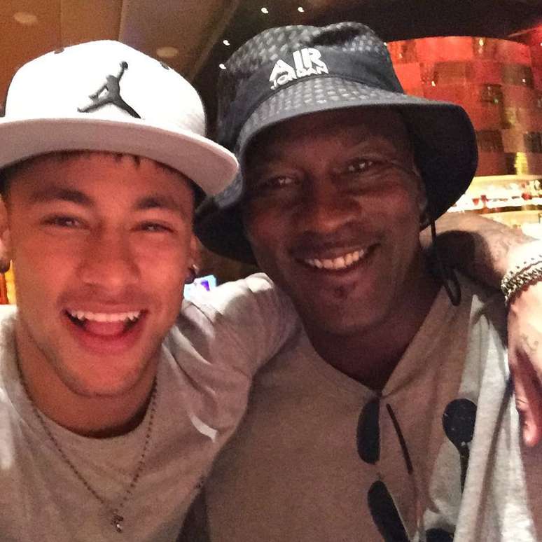 Marca de tênis de Michael Jordan fará modelo exclusivo para Neymar
