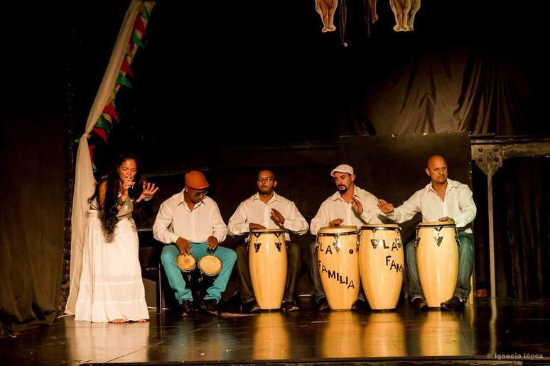 Laura Omega, cantora e ativista independente