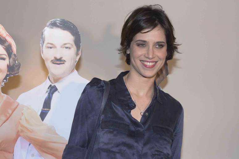 Atores em cena em "Mem&oacute;rias de um Gigol&ocirc;", no Teatro Proc&oacute;pio Ferreira, em S&atilde;o Paulo, nesta segunda-feira (13)