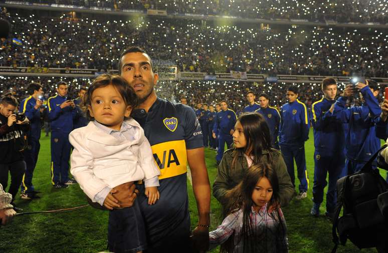 Tevez com a sua filha: volta ao Boca durante auge 