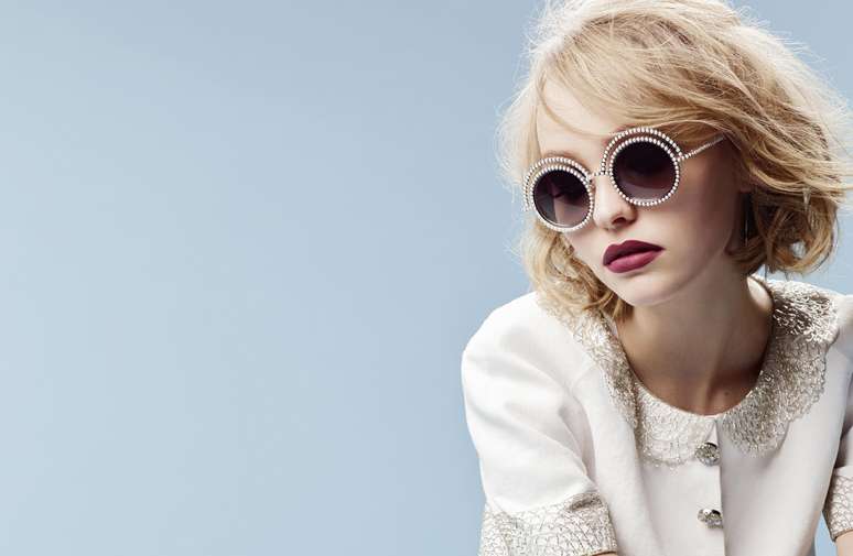 Lily-Rose Depp para campanha de óculos Pearl da Chanel