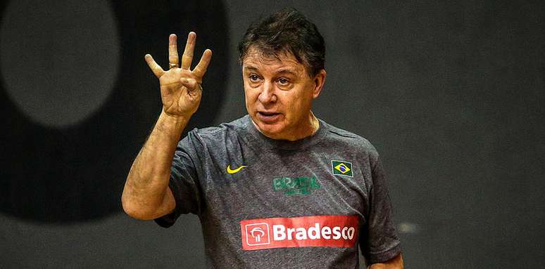 Treinador Rubén Magnano vive ansiedade pela indefinição da presença da Seleção nos Jogos Olímpicos