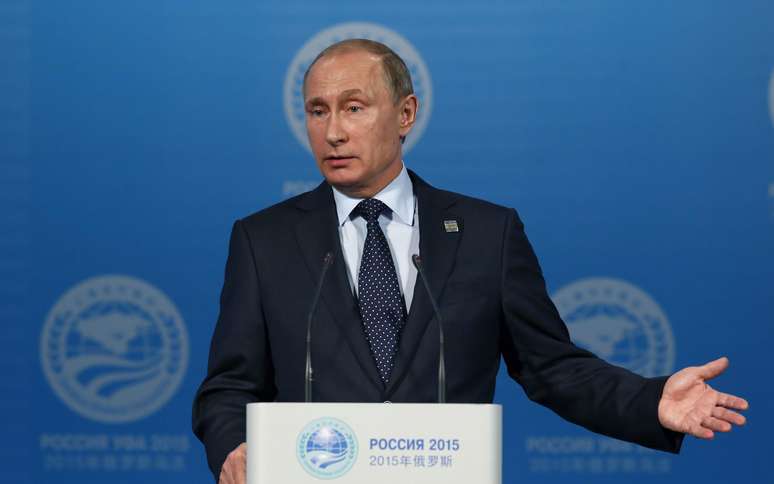 Vladimir Putin, promulgou uma lei que antecipa as eleições legislativas de 2016 no país em três meses.