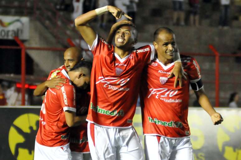 Pai e filho fazem gol no mesmo jogo? Sim, senhor! Rivaldo e Rivaldinho conseguiram