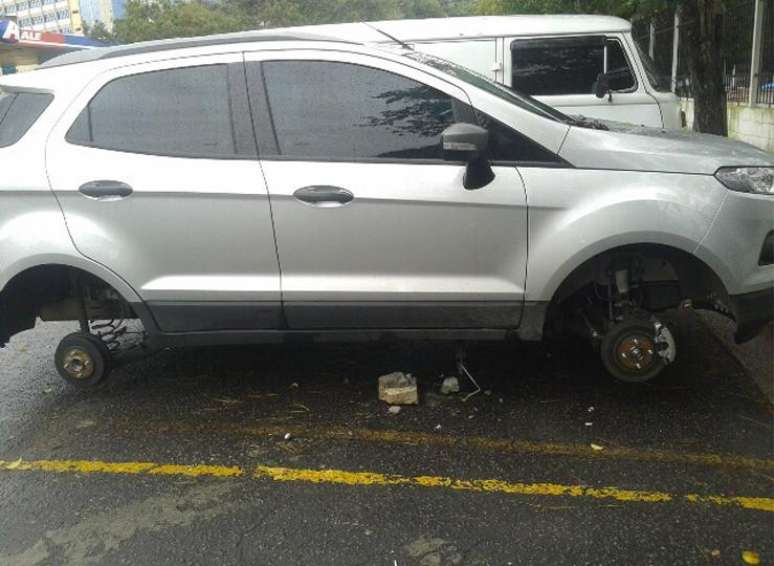 Terror no estacionamento: área do Corinthians gera medo