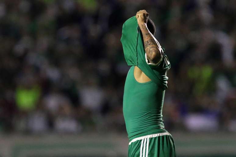 Há algum tempo, Leandro não vem agradando a torcida do Palmeiras