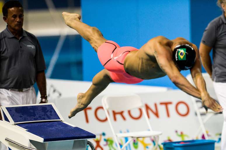 Em dia dourado para natação no Pan, equipe de revezamento levou ouro, Thiago Simon venceu 200 m peito e João de Lucca bateu recorde nos 200 m livre