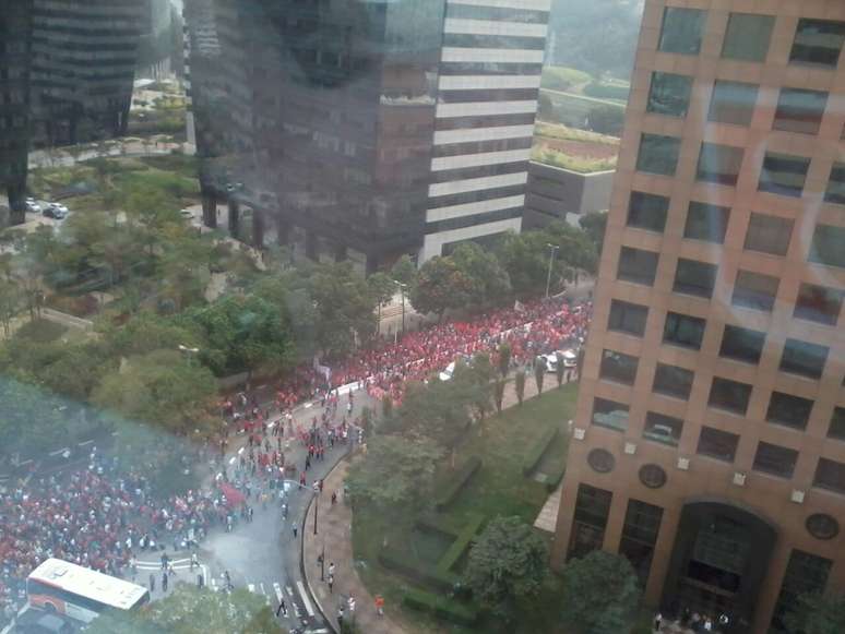 Grupo seguiu em marcha até o Palácio dos Bandeirantes