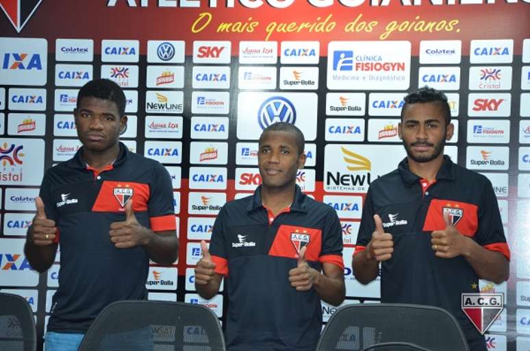 Feijão (esq), Willie e Wéverton (dir) foram apresentados e ficam à disposição