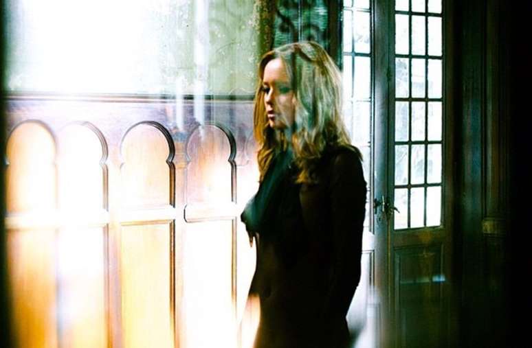 Abertura da novela global mescla glamour e decad&ecirc;ncia