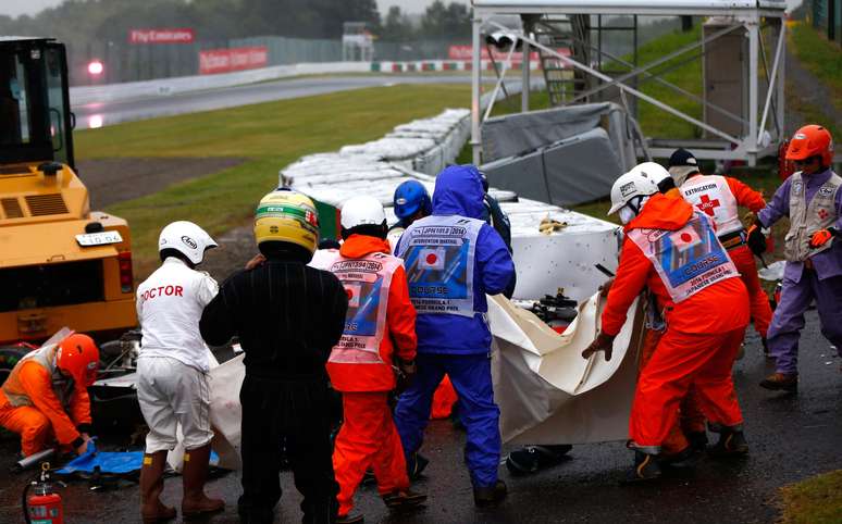Jules Bianchi foi atendido ainda dentro da pista