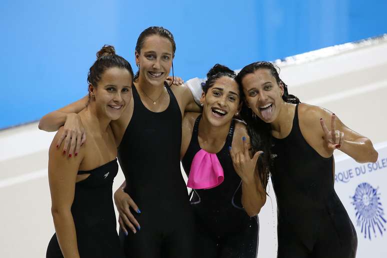 As meninas do revezamento no 4x100 m medley garantiram vaga na final