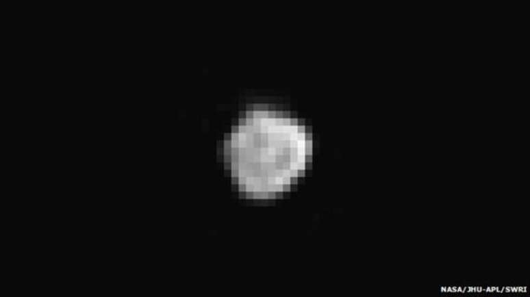 Nix, uma das menores luas de Plutão, agora pode ser examinada em mais detalhe pelos pesquisadores