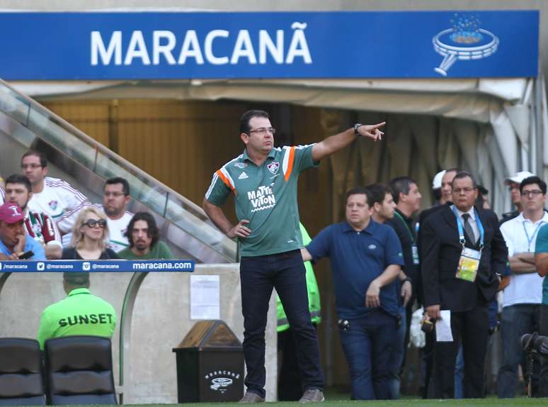 Enderson terá cinco desfalques para enfrentar o Avaí neste sábado (8)