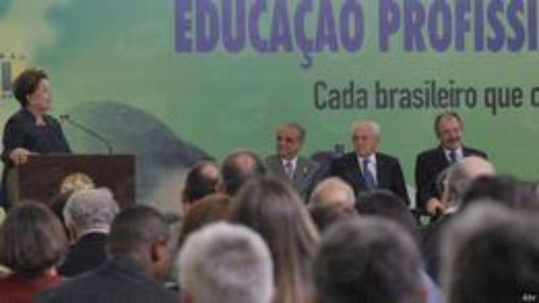 Dilma em evento do Pronatec: promessas de mais 12 milhões de vagas