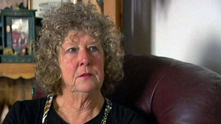 Elizabeth Osborne assistiu ao ataque sofrido pelo filho ao vivo pela televisão (Foto: BBC)