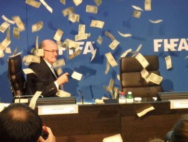 Blatter entrou na lista de investigados pela Suiça