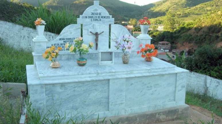 O túmulo de Jean Charles de Menezes, em Gonzaga (MG)