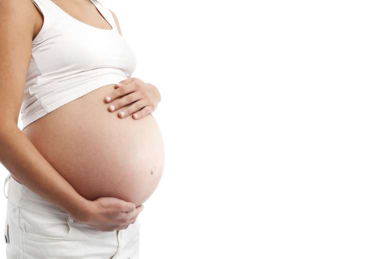 Número de mortes de mulheres relacionadas com a gravidez caiu para quase metade no mundo