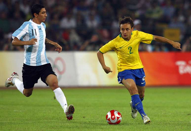 Rafinha defendeu o Brasil na Olimp&iacute;ada de 2008, que n&atilde;o conta como competi&ccedil;&atilde;o de sele&ccedil;&otilde;es principais para a Fifa