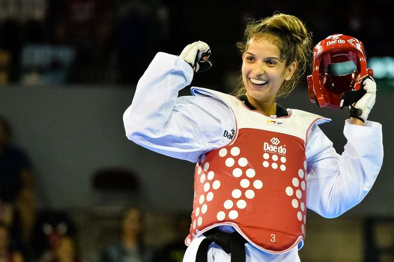 Raphaella Galacho comemora vitória e medalha de bronze