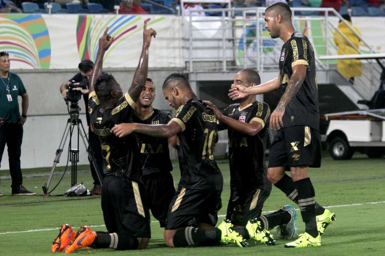 Jogadores do Vasco fazem a festa em Natal