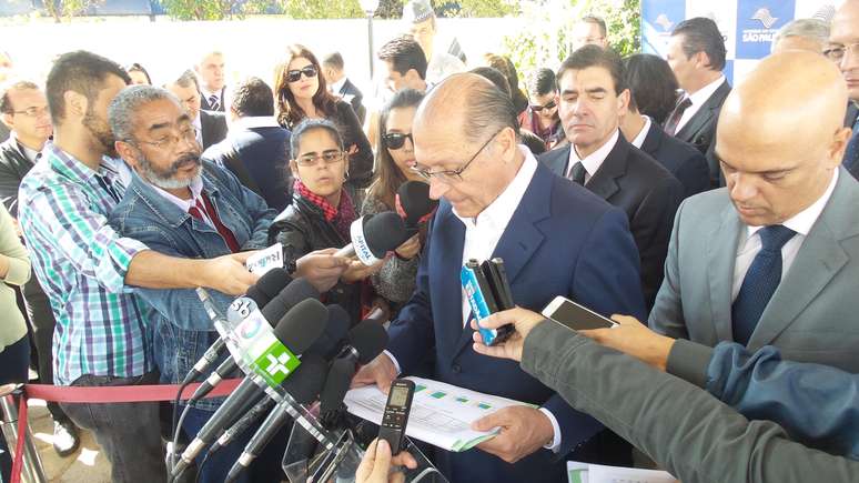 Alckmin e o secretário de Segurança Pública, Alexandre de Moraes (à direita, na foto), divulgaram hoje só os dados positivos sobre redução de homicídios