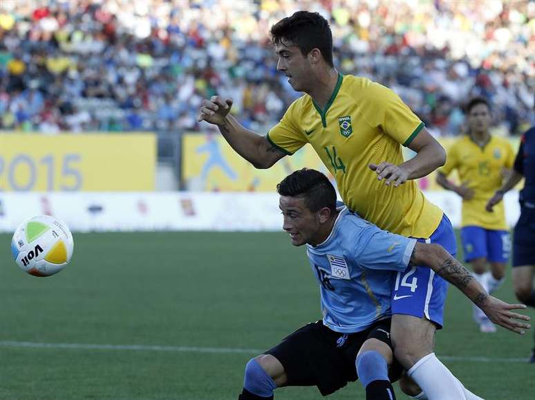 Uruguaio cita "medo" de brasileiros em clássico sul-americano