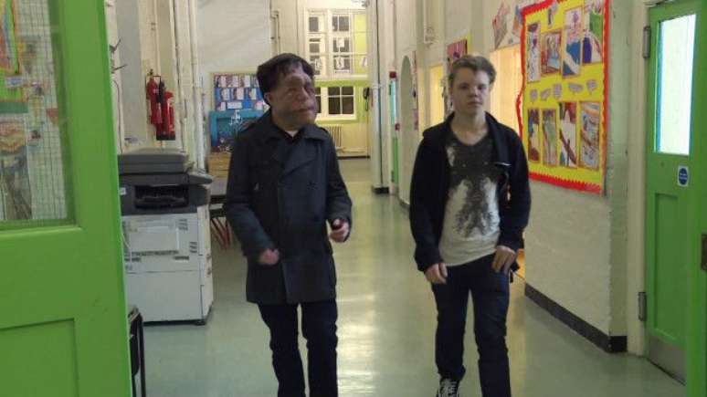 Adam e Lucas tiveram p&eacute;ssimas experi&ecirc;ncias durante o per&iacute;odo na escola