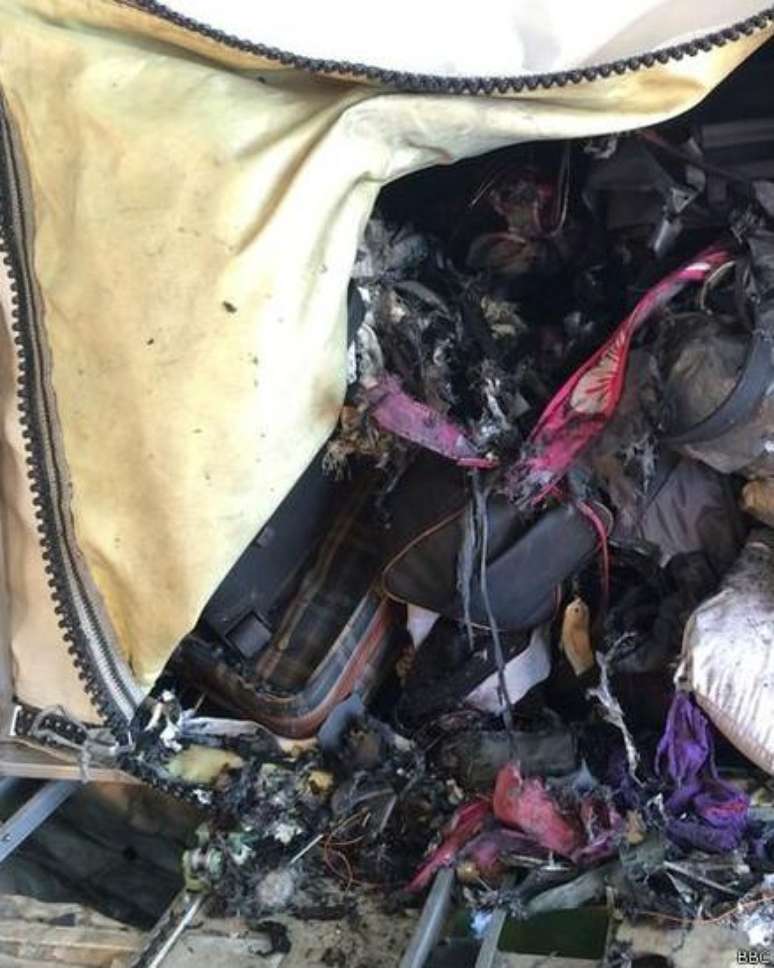 A bagagem dentro da bolsa protetora foi danificada, mas a aeronave permaneceu intacta.
