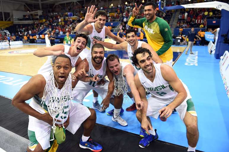 Brasil conquistou o ouro no basquete masculino após vencer o anfitrião Canadá