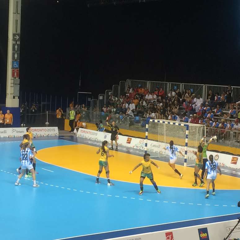 Brasil e Argentina duelam pela decisão feminina do handebol em Toronto