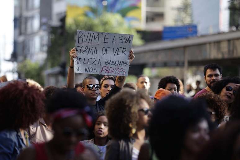 Marcha do Orgulho Crespo no Masp, na avenida Paulista, em São Paulo, seguiu até a rua da Consolação 