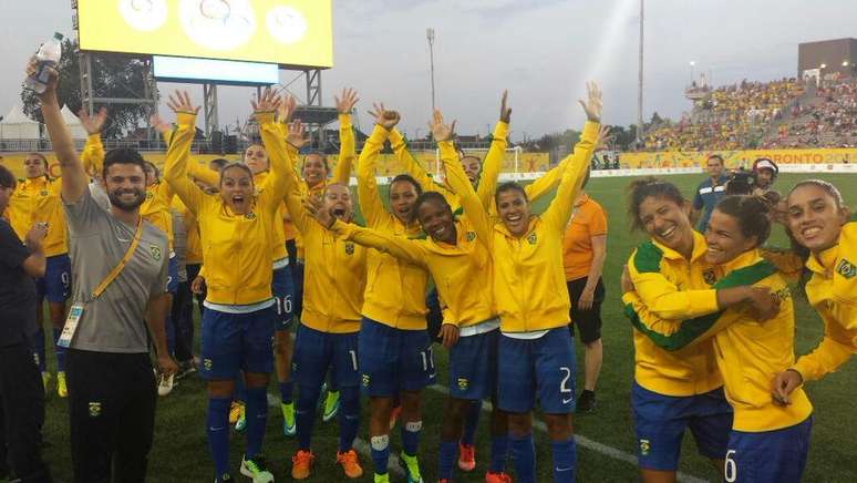 Meninas do Brasil comemoram triunfo no Pan-Americano de Toronto