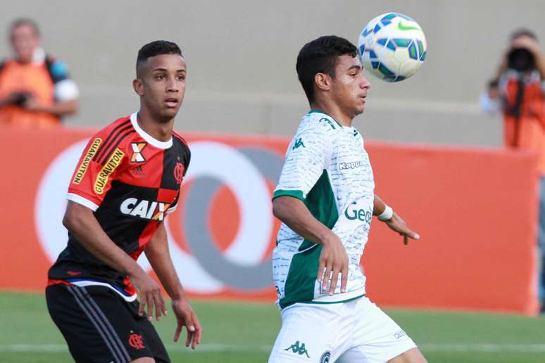 Goiás e Flamengo não protagonizaram partida técnica no Serra Dourada