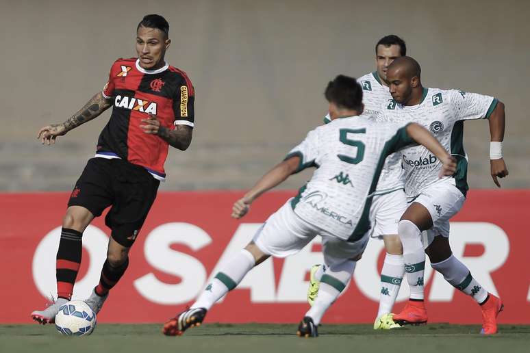Paolo Guerrero ainda não perdeu atuando com a camisa do Flamengo