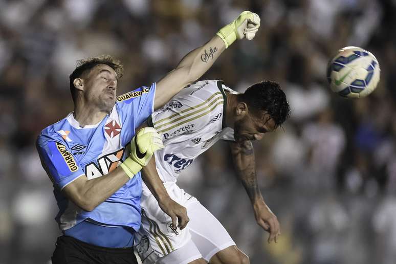 Goleiro Martín Silva, do Vasco, está entre os 24 convocados para seleção uruguaia
