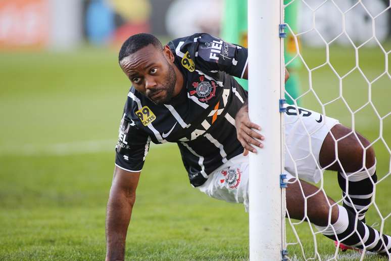 Corinthians sofreu empate nos minutos finais contra o Coritiba