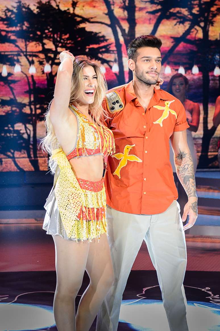 A baiana Lorena Improta dançou com o sertanejo Lucas Lucco