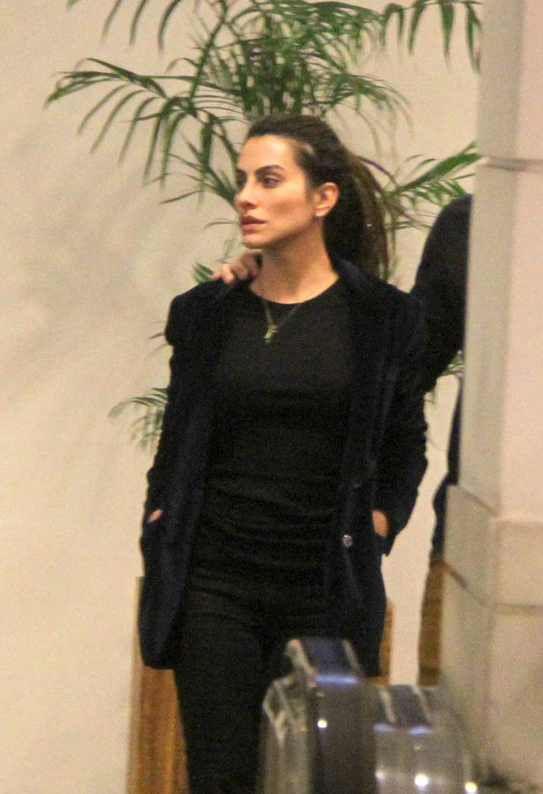 Cleo Pires com dreadlocks, neste domingo (26), no Rio de Janeiro