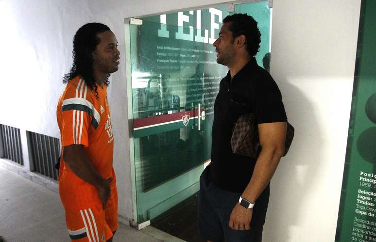 Ronaldinho conversou com amigo Fred, novo companheiro de clube