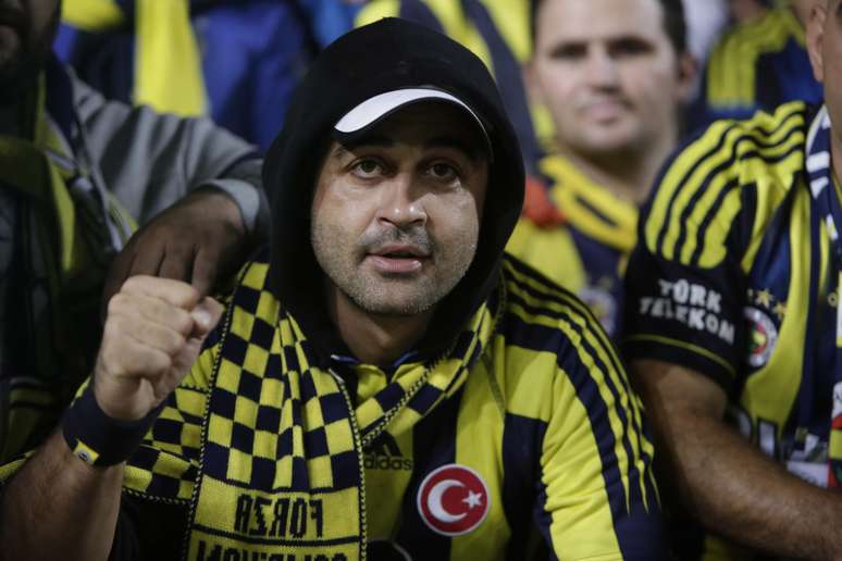 Torcida do Fenerbahce está empolgada com a atuação do clube no mercado