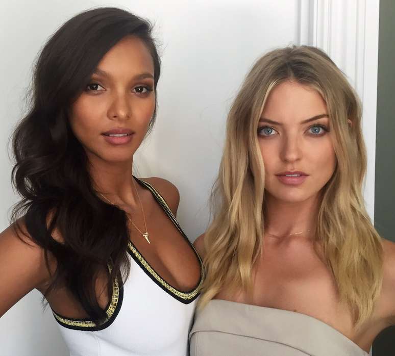 Novas angels da Victoria's Secret param trânsito de NY