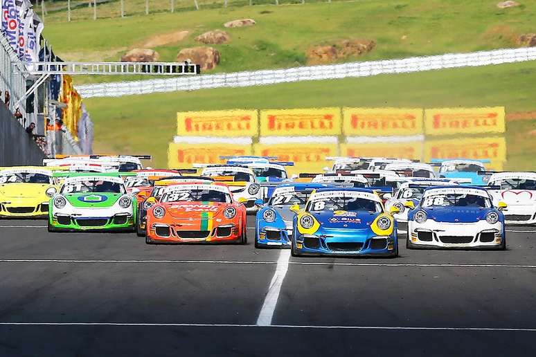 Largada da Porsche GT3 Cup no Velo Città